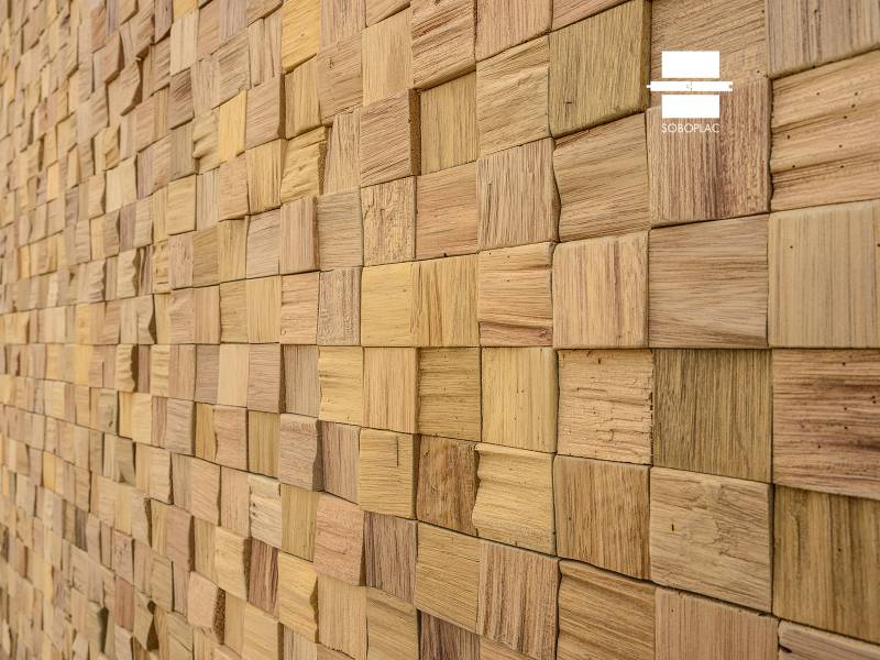 Murmure Cubic – Revêtement mural en bois Meranti huilé aspect chêne – Réf. CB140