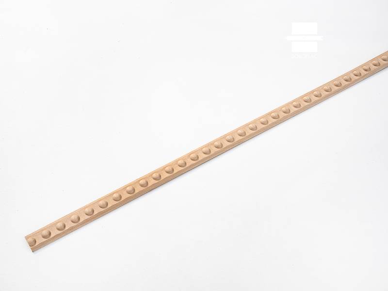 Usage polyvalent : soubassement, portes, plinthes, plafonds, La moulure décorative BOUTONS 32 de la gamme Opera est une moulure élégante